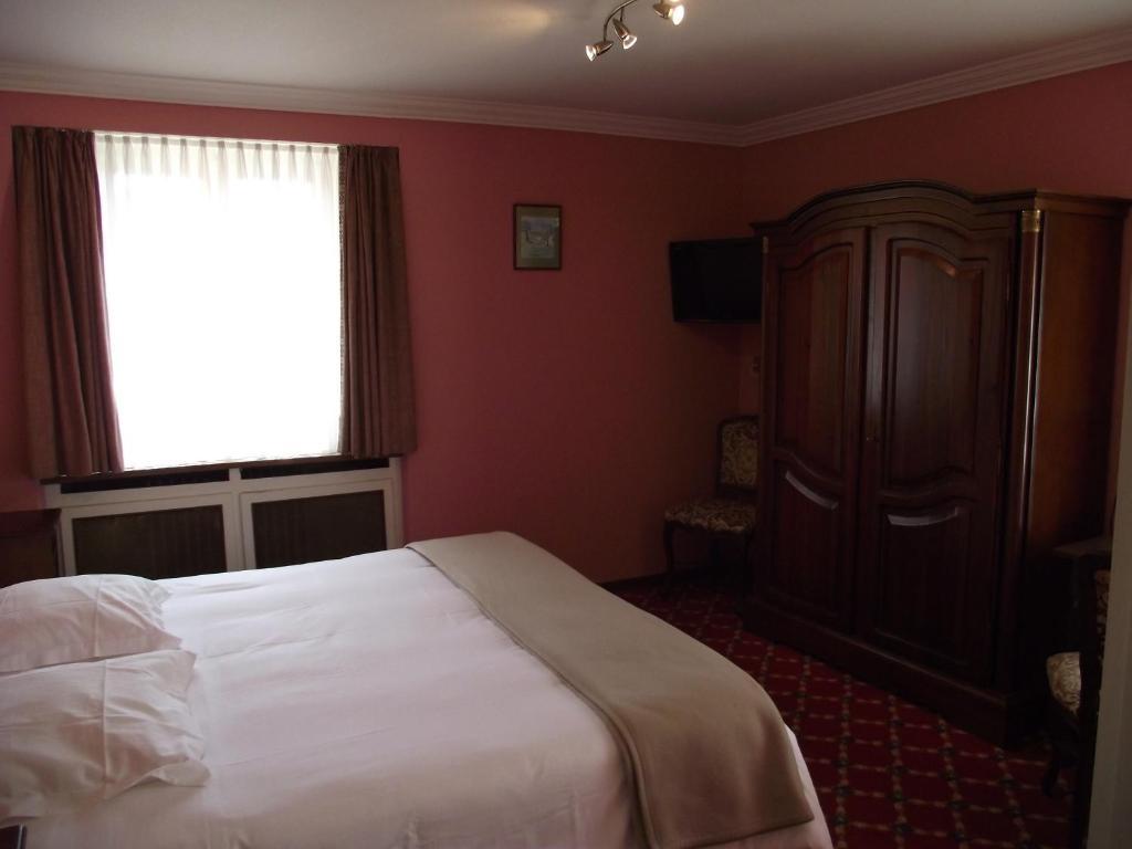 Hostellerie Au Cygne Wissembourg Habitación foto