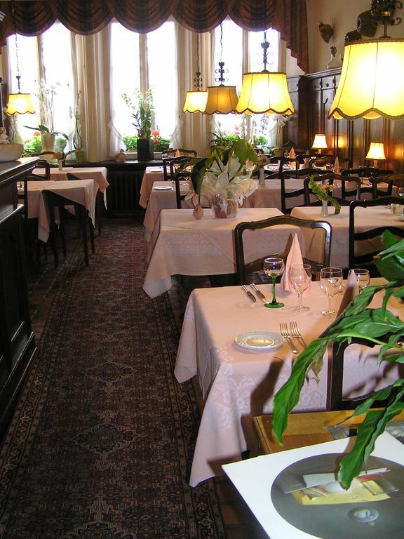 Hostellerie Au Cygne Wissembourg Exterior foto
